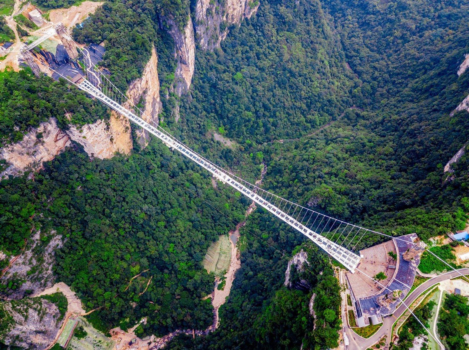 DYG to PVG Flight & Grand Canyon Glass Bridge